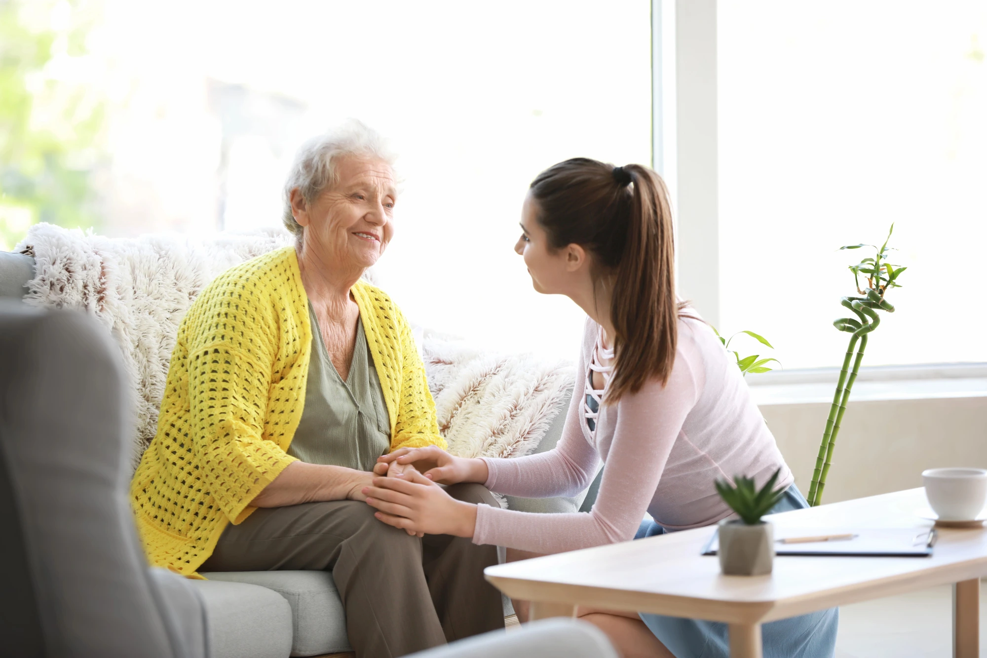 family interacting at assisted living in Lake Forest