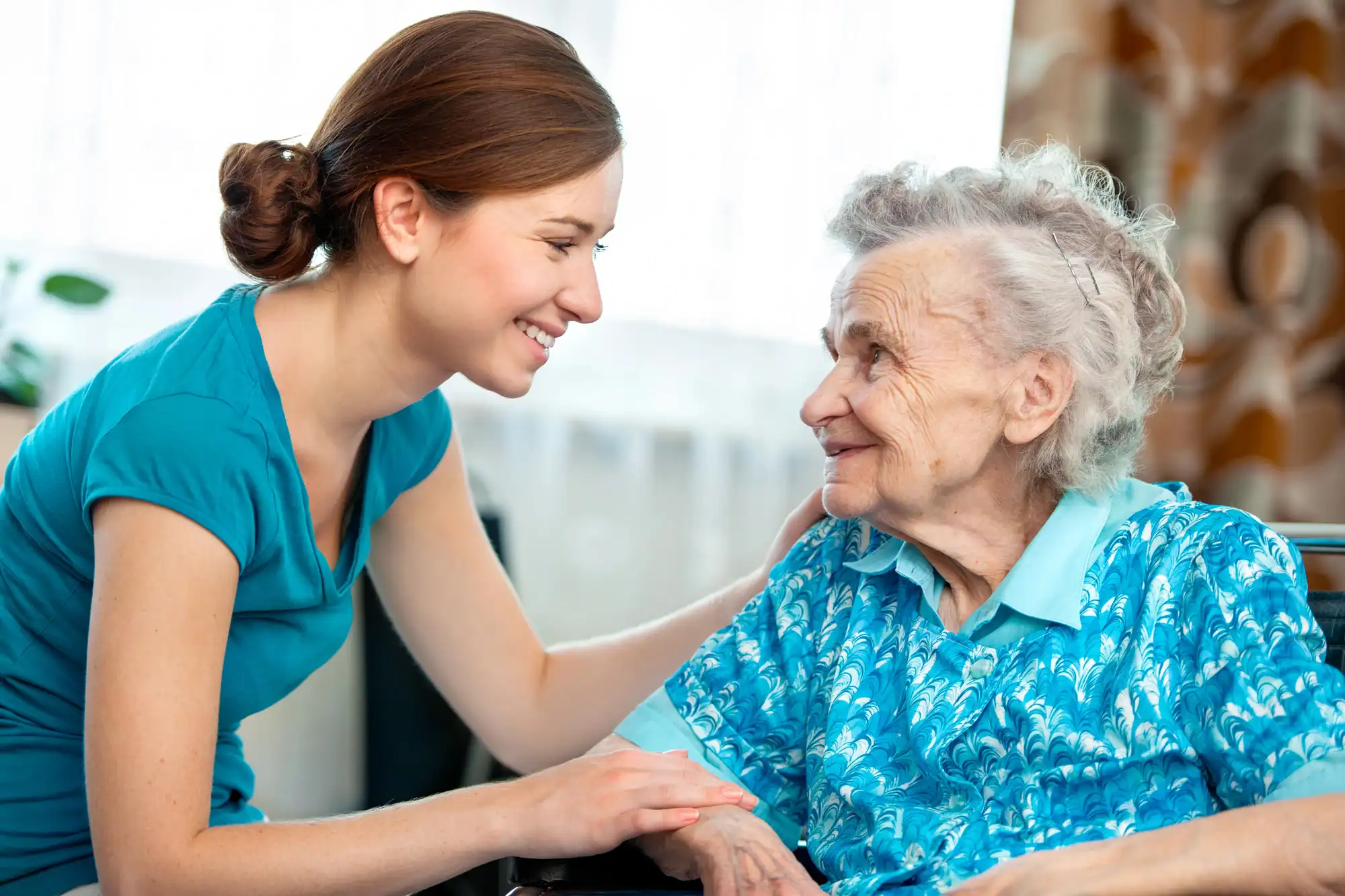 helper and elder in a senior living in Chicago