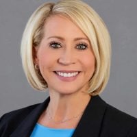 Carrie Gayton headshot